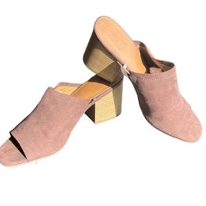 Universal Threads brown slips-on heels women’s sz 10